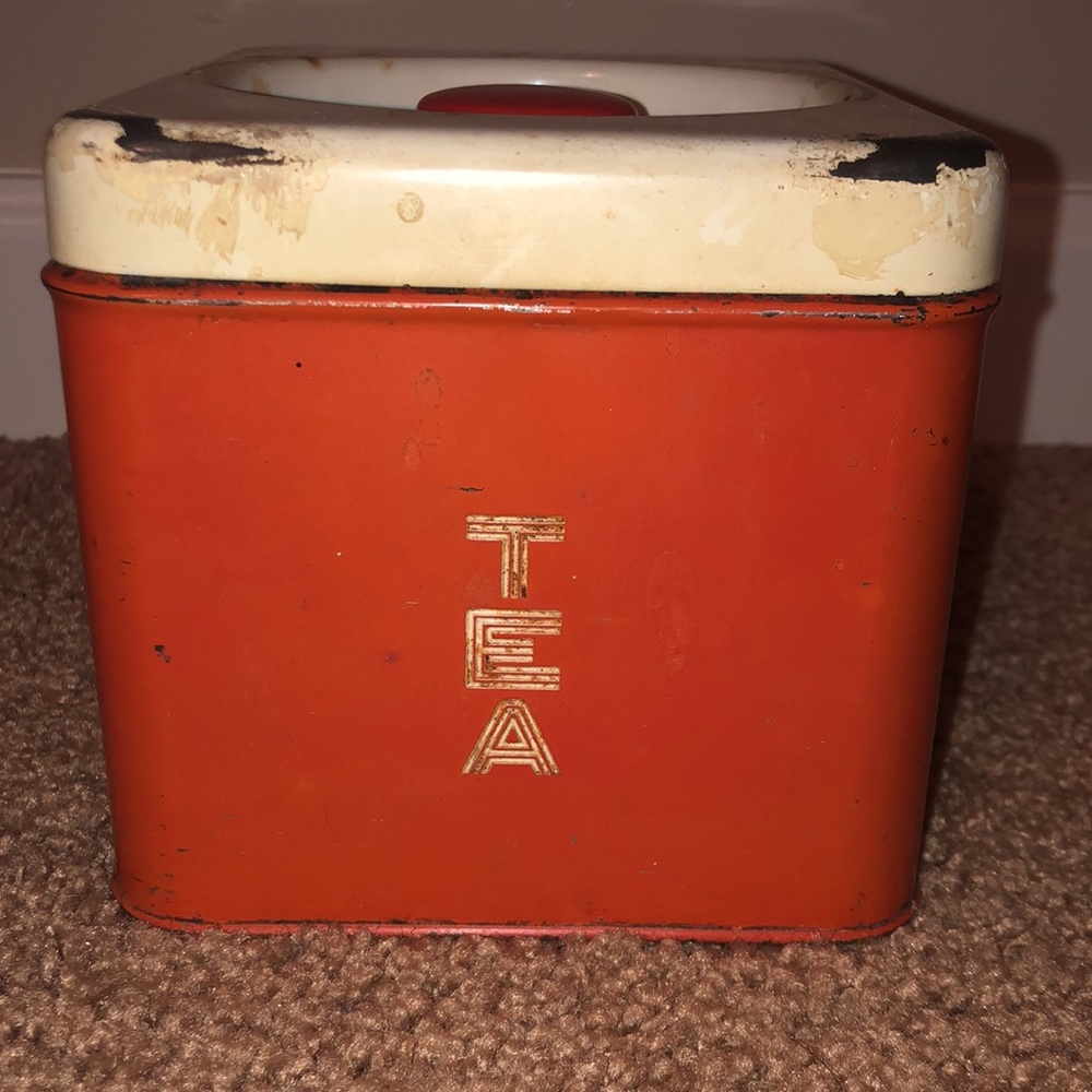 Vintage Beauty Ware storage container